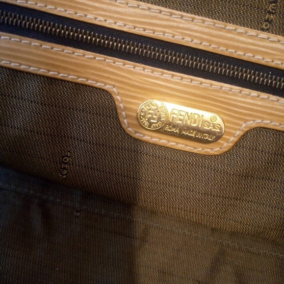 Fendi duffle bag - Picture 14 of 16